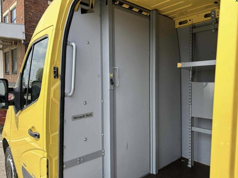 Renault ZE 31 33kWh Business Panel Van 5dr Electric Auto FWD LWB Medium Roof (i) (77 ps)