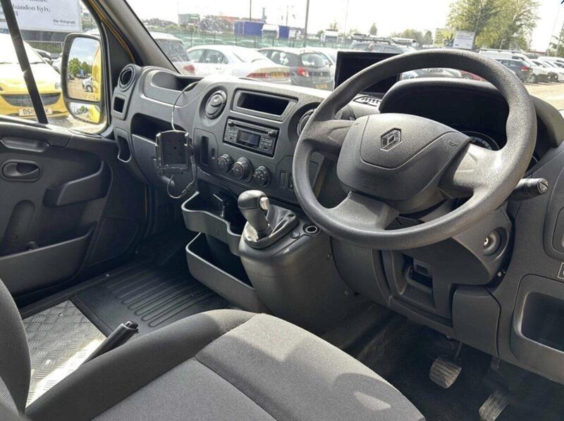 Renault ZE 31 33kWh Business Panel Van 5dr Electric Auto FWD LWB Medium Roof (i) (77 ps)
