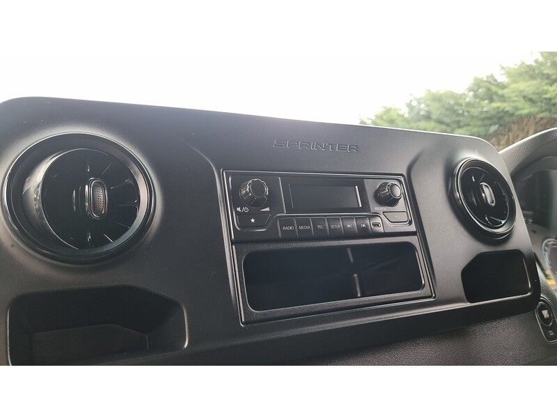 Mercedes-Benz Progressive Panel Van 0.0 Automatic Electric