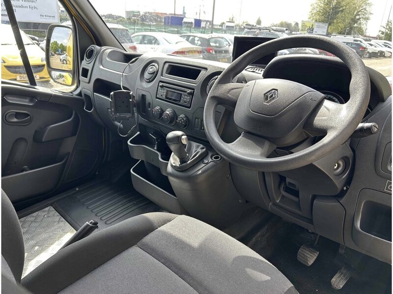 Renault ZE 31 33kWh Business Panel Van 5dr Electric Auto FWD LWB Medium Roof (i) (77 ps)