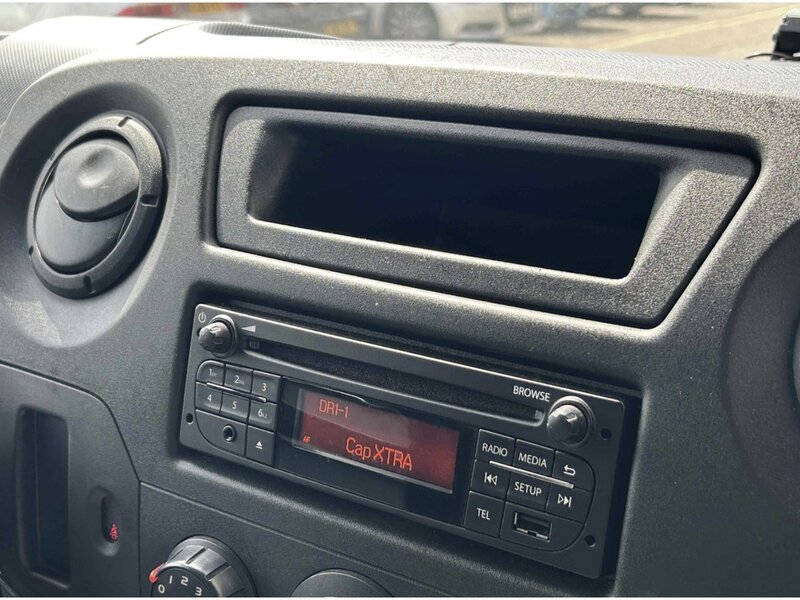 Renault ZE 31 33kWh Business Panel Van 5dr Electric Auto FWD LWB Medium Roof (i) (77 ps)