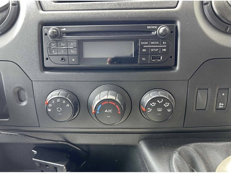 Renault ZE 31 33kWh Business Panel Van 5dr Electric Auto FWD LWB Medium Roof (i) (77 ps)