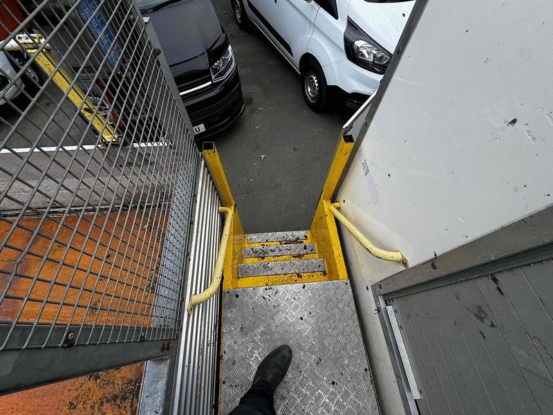 Iveco Tipper 3.0 Automatic Diesel