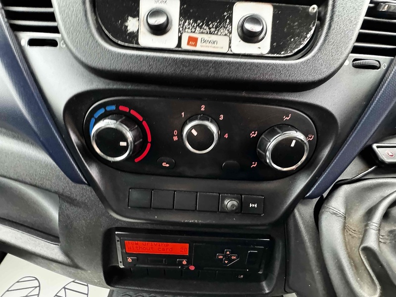 Iveco Tipper 3.0 Automatic Diesel