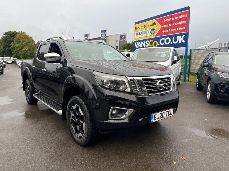 Nissan 2.3 dCi Tekna Pickup Double Cab 4dr Diesel Auto 4WD Euro 6 (190 ps)