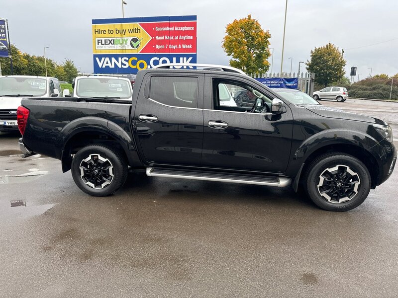 Nissan 2.3 dCi Tekna Pickup Double Cab 4dr Diesel Auto 4WD Euro 6 (190 ps)
