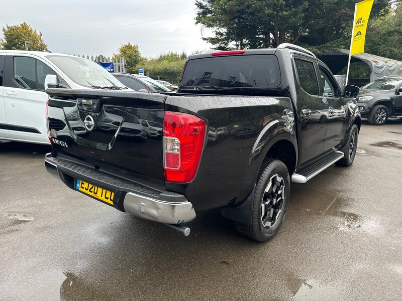 Nissan 2.3 dCi Tekna Pickup Double Cab 4dr Diesel Auto 4WD Euro 6 (190 ps)