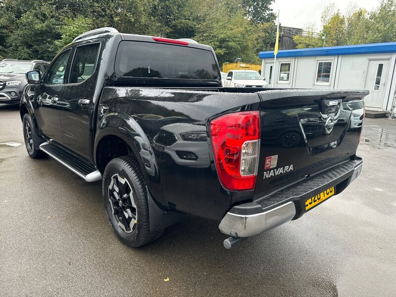 Nissan 2.3 dCi Tekna Pickup Double Cab 4dr Diesel Auto 4WD Euro 6 (190 ps)