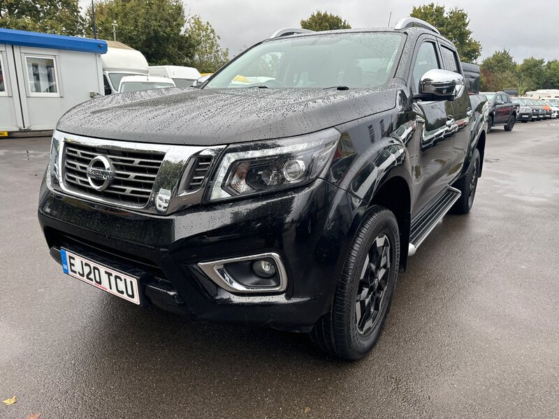 Nissan 2.3 dCi Tekna Pickup Double Cab 4dr Diesel Auto 4WD Euro 6 (190 ps)