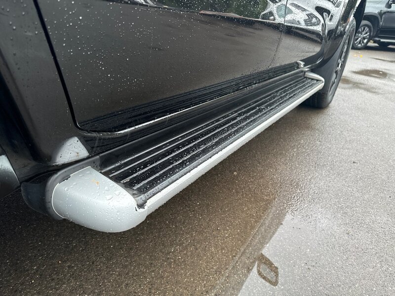 Nissan 2.3 dCi Tekna Pickup Double Cab 4dr Diesel Auto 4WD Euro 6 (190 ps)