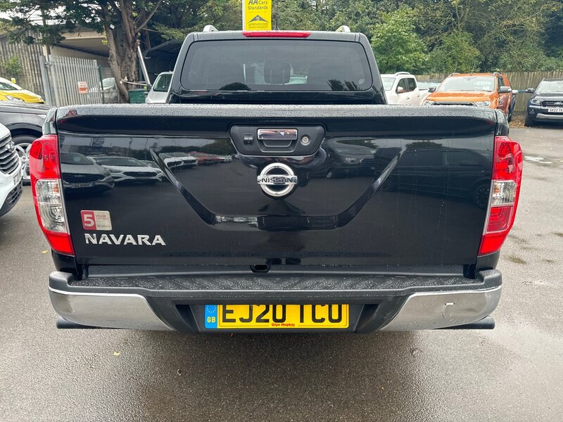 Nissan 2.3 dCi Tekna Pickup Double Cab 4dr Diesel Auto 4WD Euro 6 (190 ps)