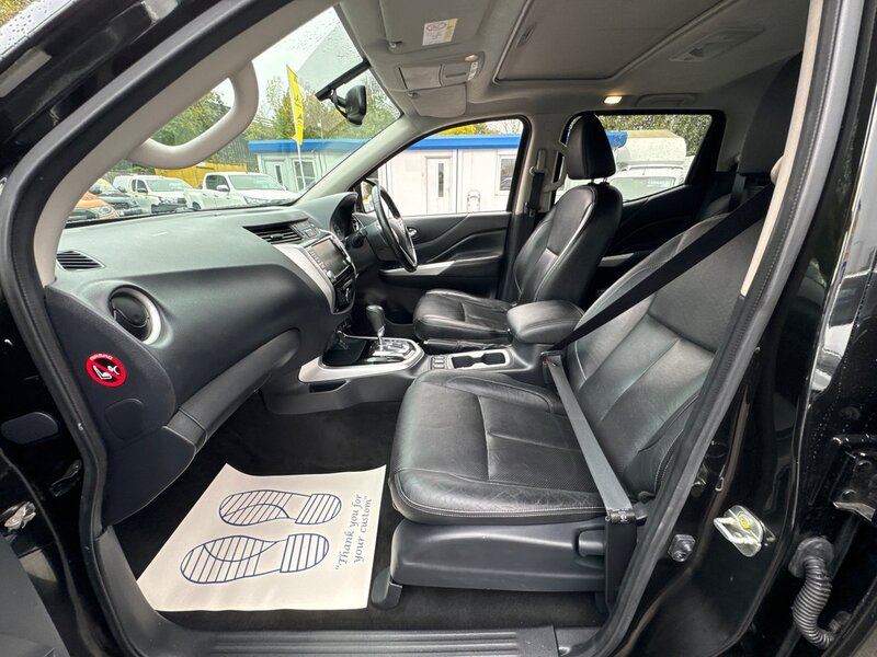 Nissan 2.3 dCi Tekna Pickup Double Cab 4dr Diesel Auto 4WD Euro 6 (190 ps)