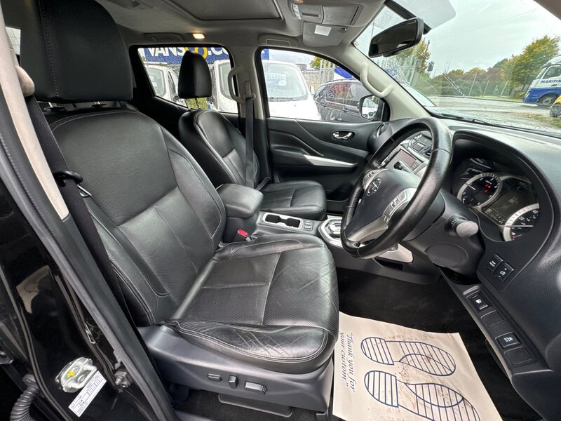 Nissan 2.3 dCi Tekna Pickup Double Cab 4dr Diesel Auto 4WD Euro 6 (190 ps)