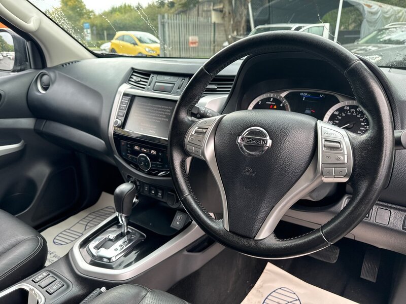 Nissan 2.3 dCi Tekna Pickup Double Cab 4dr Diesel Auto 4WD Euro 6 (190 ps)