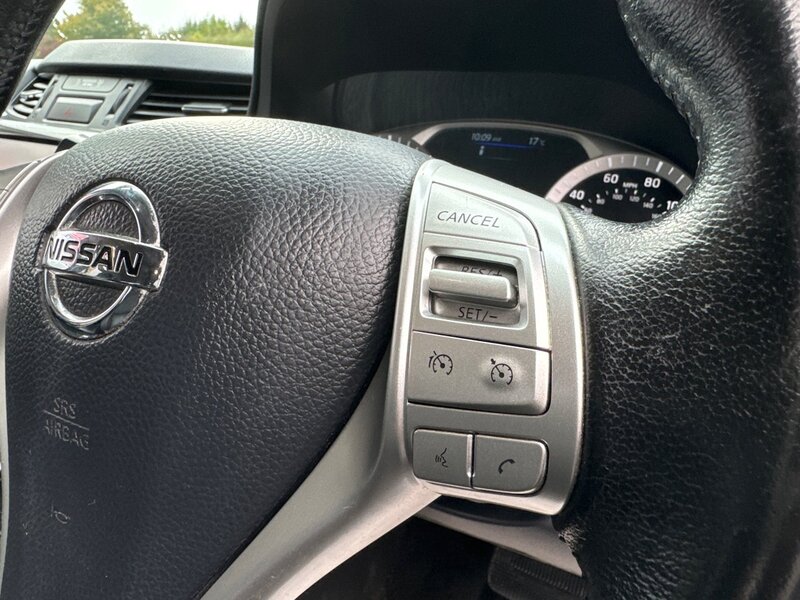 Nissan 2.3 dCi Tekna Pickup Double Cab 4dr Diesel Auto 4WD Euro 6 (190 ps)