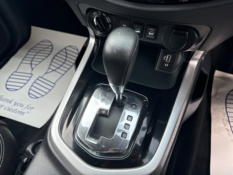 Nissan 2.3 dCi Tekna Pickup Double Cab 4dr Diesel Auto 4WD Euro 6 (190 ps)