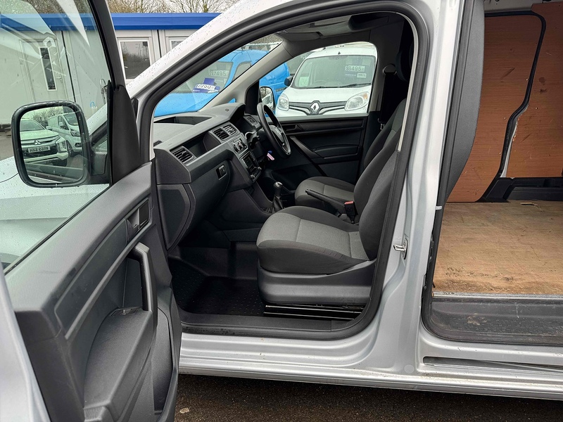 Volkswagen 1.6 TDI C20 BlueMotion Tech Startline Panel Van 6dr Diesel Manual LWB Euro 5 (s/s) (102 ps) Panel Van Manual Diesel