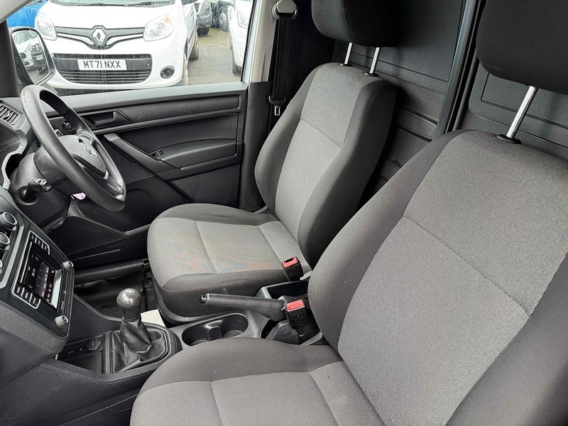 Volkswagen 1.6 TDI C20 BlueMotion Tech Startline Panel Van 6dr Diesel Manual LWB Euro 5 (s/s) (102 ps) Panel Van Manual Diesel