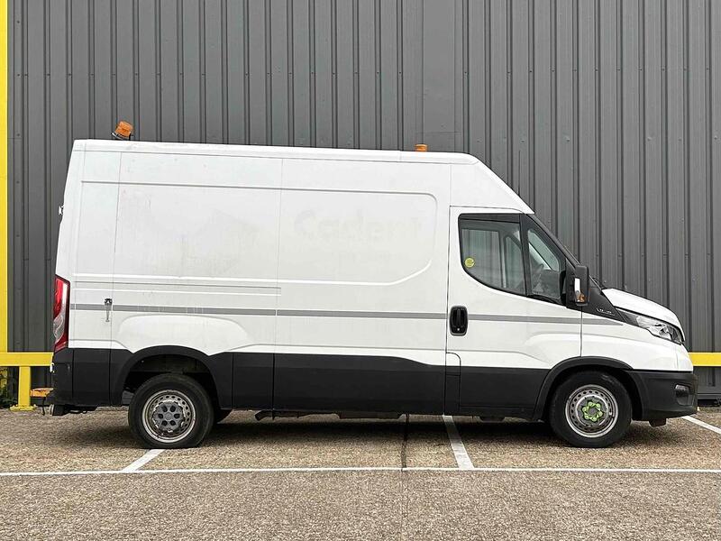 Iveco 2.3D HPI 12V 35S 3520 Panel Van 5dr Diesel Manual MWB Euro 6 (s/s) (116 ps) Panel Van Manual Diesel