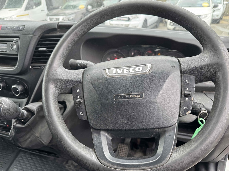 Iveco 2.3D HPI 12V 35C 3450 Dropside Double Cab 4dr Diesel Manual MWB Euro 6 (DRW) (116 ps) Dropside Manual Diesel