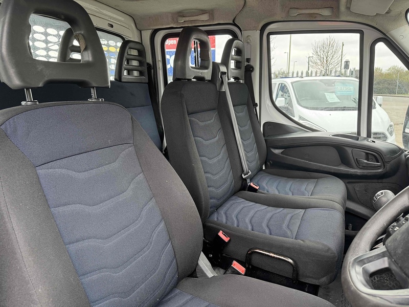 Iveco 2.3D HPI 12V 35C 3450 Dropside Double Cab 4dr Diesel Manual MWB Euro 6 (DRW) (116 ps) Dropside Manual Diesel