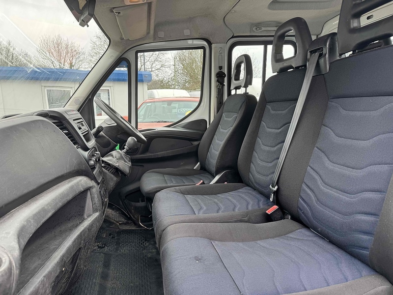 Iveco 2.3D HPI 12V 35C 3450 Dropside Double Cab 4dr Diesel Manual MWB Euro 6 (DRW) (116 ps) Dropside Manual Diesel