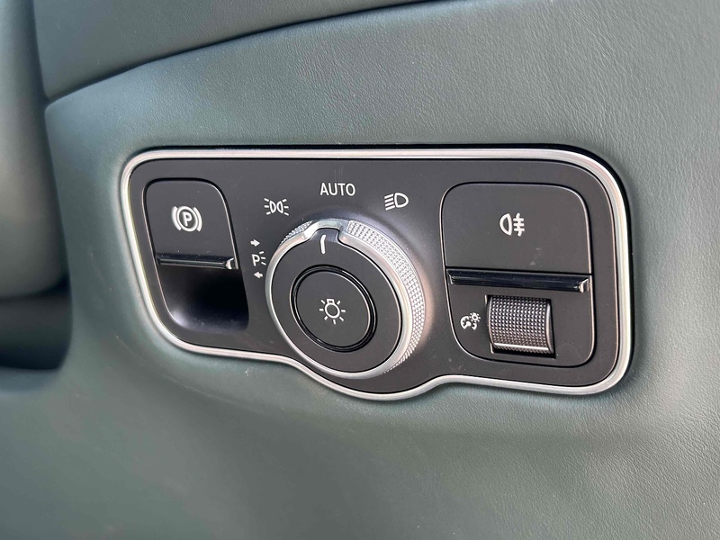 Aston Martin 4.0 V8 707 SUV 5dr Petrol Auto 4WD Euro 6 (s/s) (707 ps) SUV Automatic Petrol