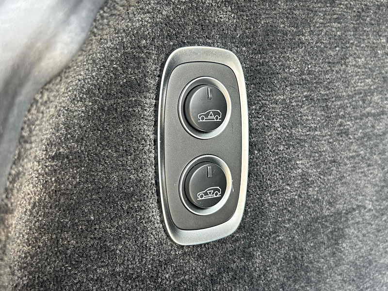 Aston Martin 4.0 V8 707 SUV 5dr Petrol Auto 4WD Euro 6 (s/s) (707 ps) SUV Automatic Petrol