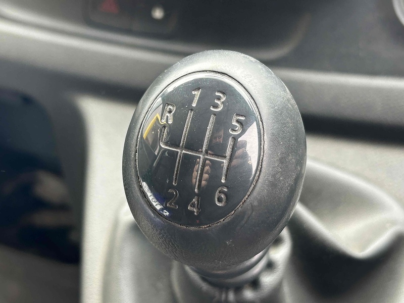 Renault 1.6 dCi ENERGY 29 Business Minibus Double Cab 5dr Diesel Manual LWB Euro 6 (s/s) (9 Seat) (125 ps) Minibus Manual Diesel Minibus Manual Diesel