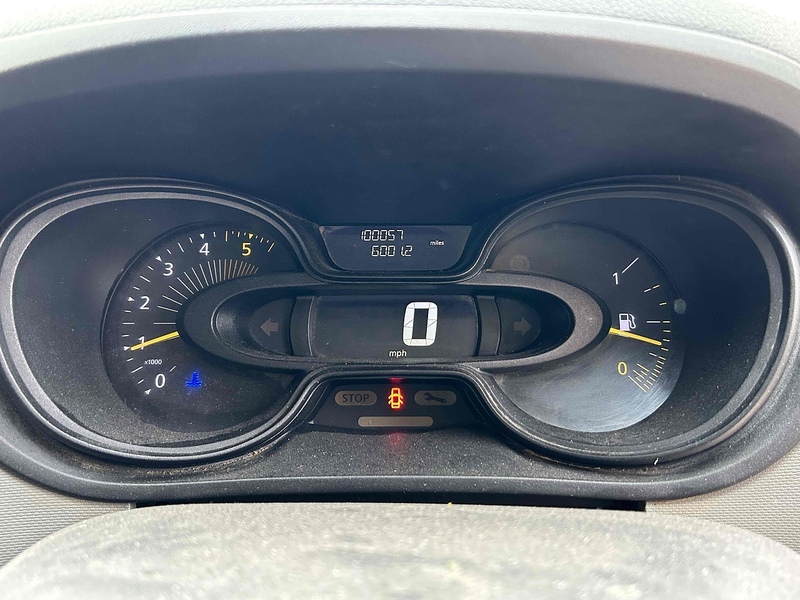 Renault 1.6 dCi ENERGY 29 Business Minibus Double Cab 5dr Diesel Manual LWB Euro 6 (s/s) (9 Seat) (125 ps) Minibus Manual Diesel Minibus Manual Diesel