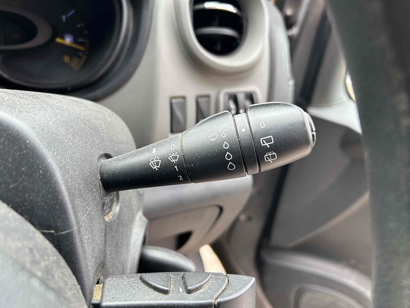 Renault 1.6 dCi ENERGY 29 Business Minibus Double Cab 5dr Diesel Manual LWB Euro 6 (s/s) (9 Seat) (125 ps) Minibus Manual Diesel Minibus Manual Diesel