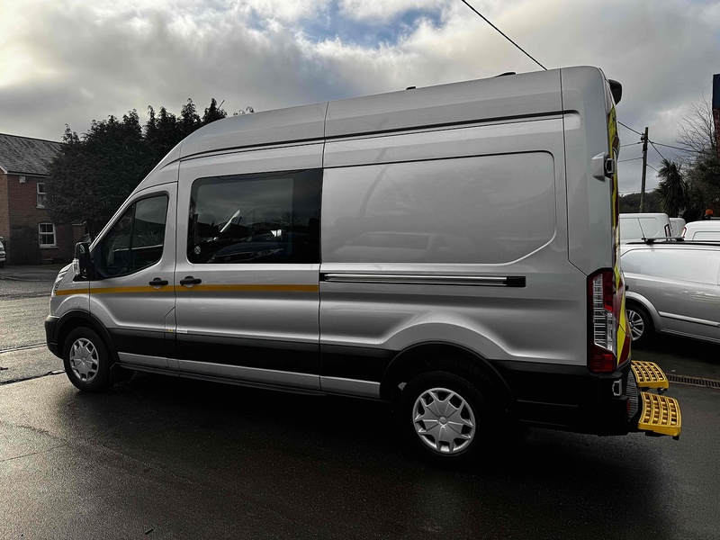 Ford 350 EcoBlue Trend 2.0 5dr Welfare Vans Manual Diesel Window Vans Manual Diesel