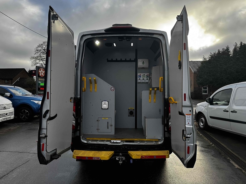 Ford 350 EcoBlue Trend 2.0 5dr Welfare Vans Manual Diesel Window Vans Manual Diesel