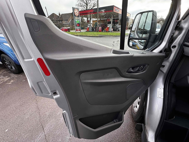 Ford 350 EcoBlue Trend 2.0 5dr Welfare Vans Manual Diesel Window Vans Manual Diesel