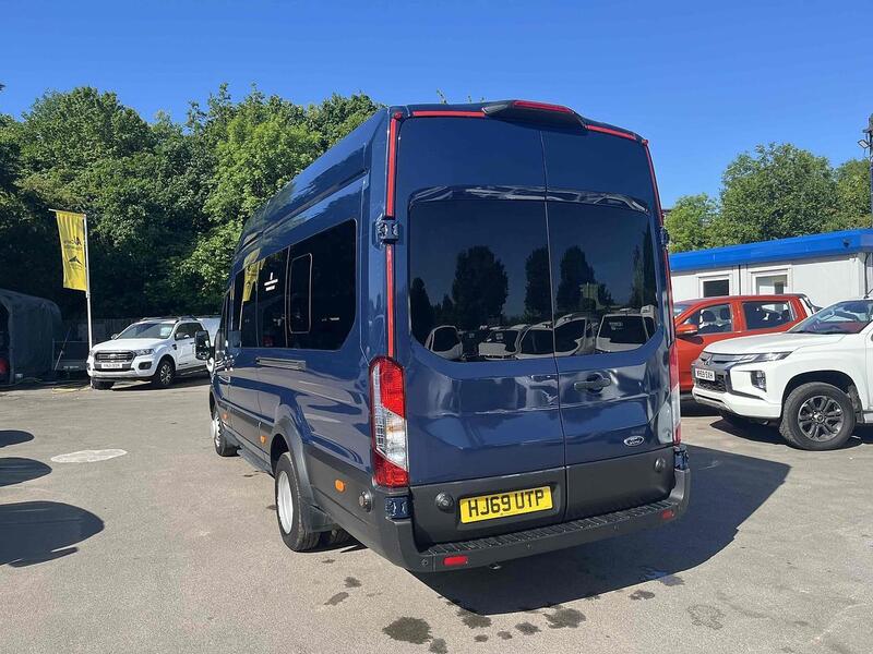 Ford 2.0 460 EcoBlue Leader Minibus Double Cab 5dr Diesel Manual RWD L4 High Roof Euro 6 (s/s) (17 Seat, DRW) (130 ps) Minibus Manual Diesel
