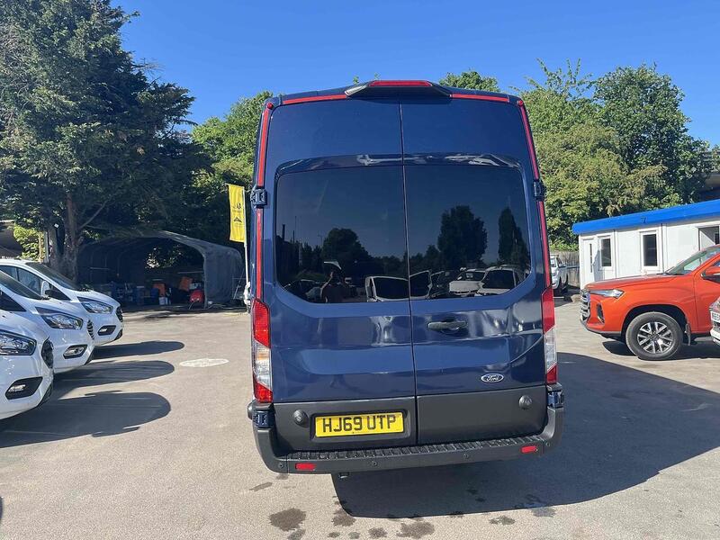 Ford 2.0 460 EcoBlue Leader Minibus Double Cab 5dr Diesel Manual RWD L4 High Roof Euro 6 (s/s) (17 Seat, DRW) (130 ps) Minibus Manual Diesel