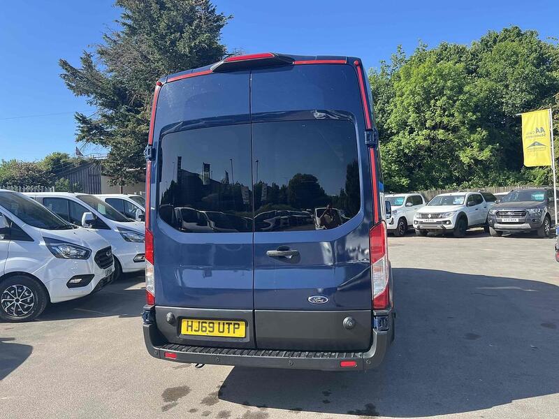 Ford 2.0 460 EcoBlue Leader Minibus Double Cab 5dr Diesel Manual RWD L4 High Roof Euro 6 (s/s) (17 Seat, DRW) (130 ps) Minibus Manual Diesel