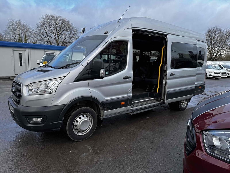 Ford 2.0 460 EcoBlue Leader Minibus Double Cab 5dr Diesel Manual RWD L4 High Roof Euro 6 (s/s) (17 Seat, DRW) (130 ps) Minibus Manual Diesel