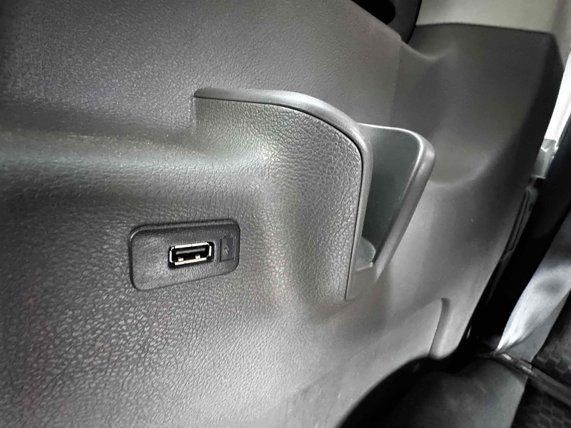 Ford 2.0 460 EcoBlue Leader Minibus Double Cab 5dr Diesel Manual RWD L4 High Roof Euro 6 (s/s) (17 Seat, DRW) (130 ps) Minibus Manual Diesel