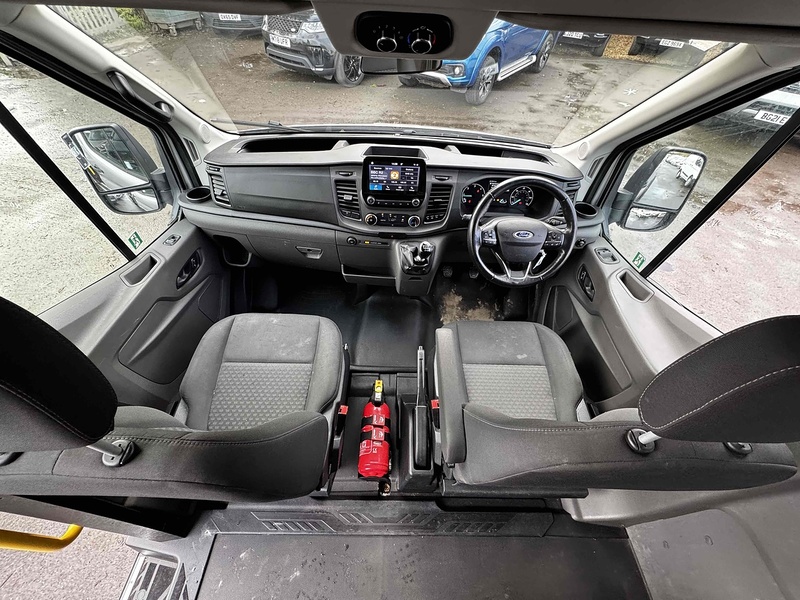 Ford 2.0 460 EcoBlue Leader Minibus Double Cab 5dr Diesel Manual RWD L4 High Roof Euro 6 (s/s) (17 Seat, DRW) (130 ps) Minibus Manual Diesel