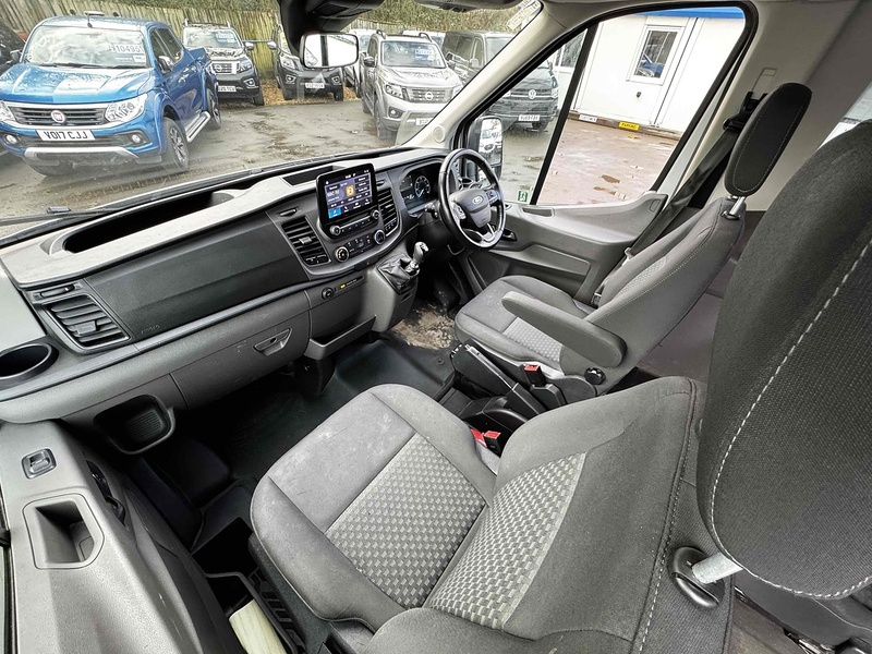 Ford 2.0 460 EcoBlue Leader Minibus Double Cab 5dr Diesel Manual RWD L4 High Roof Euro 6 (s/s) (17 Seat, DRW) (130 ps) Minibus Manual Diesel