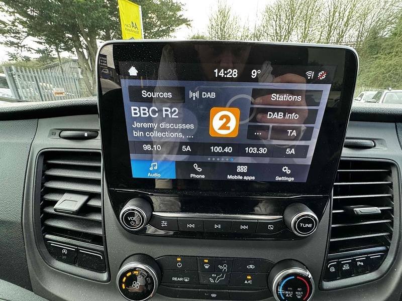 Ford 2.0 460 EcoBlue Leader Minibus Double Cab 5dr Diesel Manual RWD L4 High Roof Euro 6 (s/s) (17 Seat, DRW) (130 ps) Minibus Manual Diesel