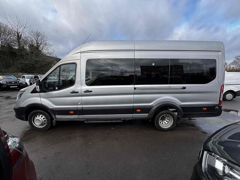 Ford 2.0 460 EcoBlue Leader Minibus Double Cab 5dr Diesel Manual RWD L4 High Roof Euro 6 (s/s) (17 Seat, DRW) (130 ps) Minibus Manual Diesel