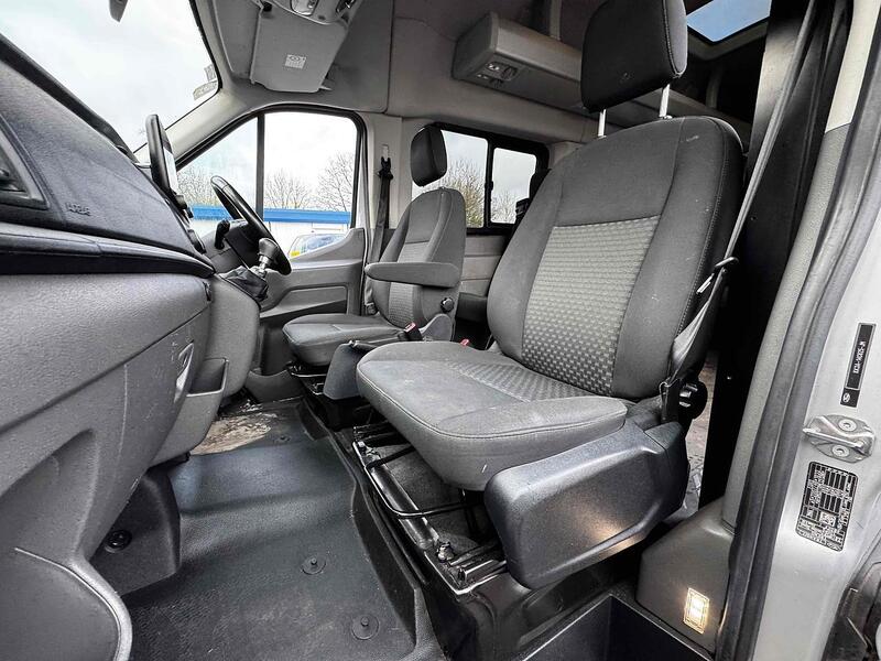 Ford 2.0 460 EcoBlue Leader Minibus Double Cab 5dr Diesel Manual RWD L4 High Roof Euro 6 (s/s) (17 Seat, DRW) (130 ps) Minibus Manual Diesel