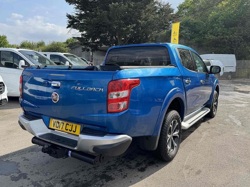 Fiat 2.4D LX Pickup Double Cab 4dr Diesel Manual 4WD Euro 6 (Euro 6) (180 ps) Pickup Manual Diesel