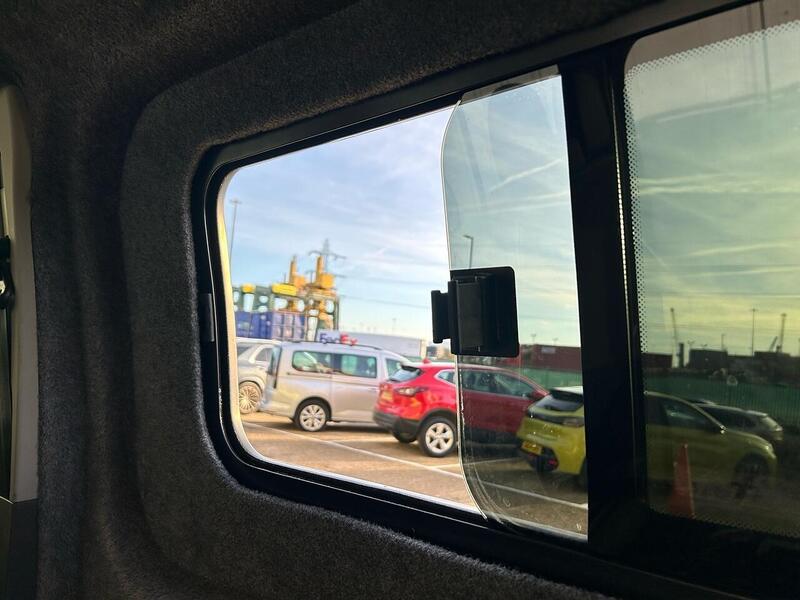 Ford 2.0 300 EcoBlue Limited Crew Van 5dr Diesel Manual L1 H1 Euro 6 (130 ps)