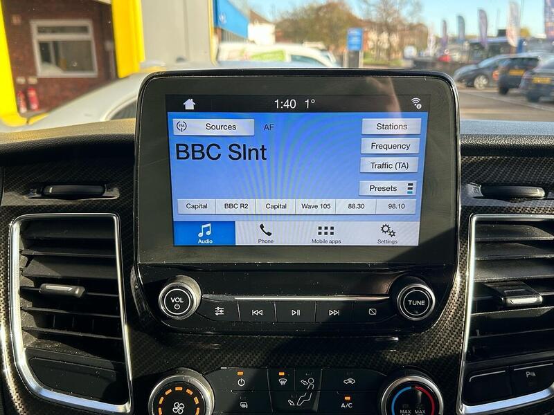 Ford 2.0 300 EcoBlue Limited Crew Van 5dr Diesel Manual L1 H1 Euro 6 (130 ps)