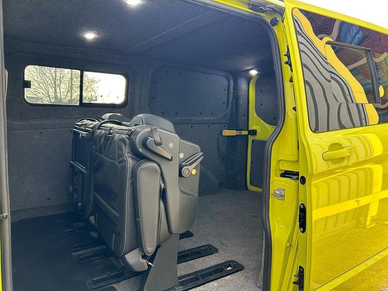 Ford 2.0 300 EcoBlue Limited Crew Van 5dr Diesel Manual L1 H1 Euro 6 (130 ps)