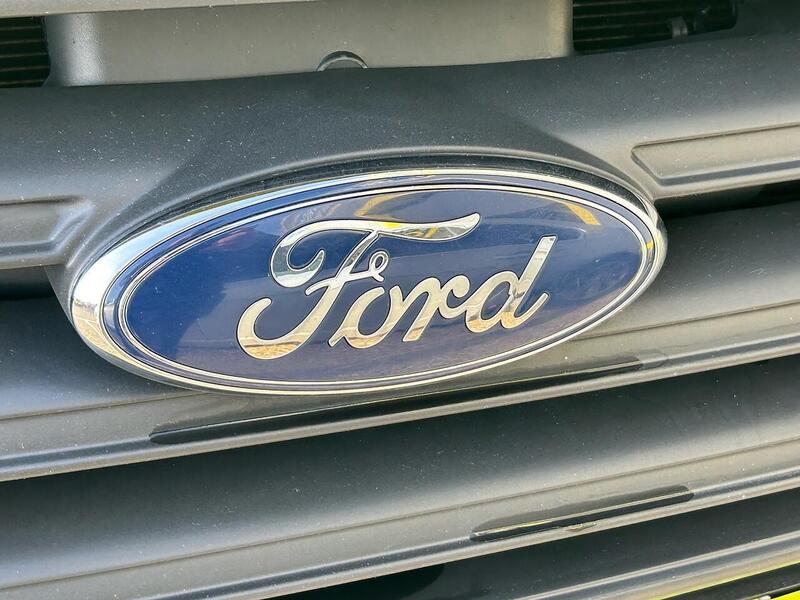 Ford 2.0 300 EcoBlue Limited Crew Van 5dr Diesel Manual L1 H1 Euro 6 (130 ps)