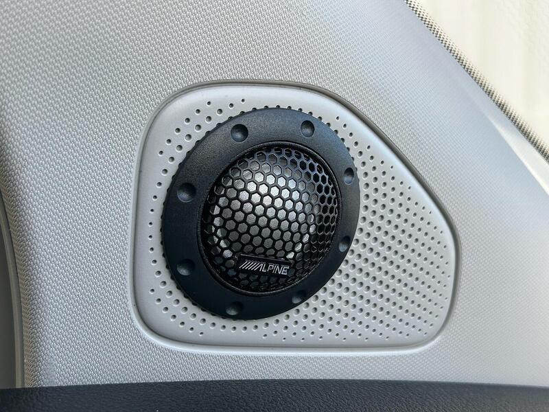 Ford 2.0 300 EcoBlue Limited Crew Van 5dr Diesel Manual L1 H1 Euro 6 (130 ps)